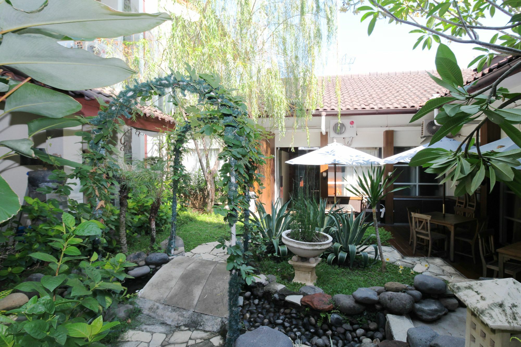 Hotel Myzone Homtel Semarang Exterior foto